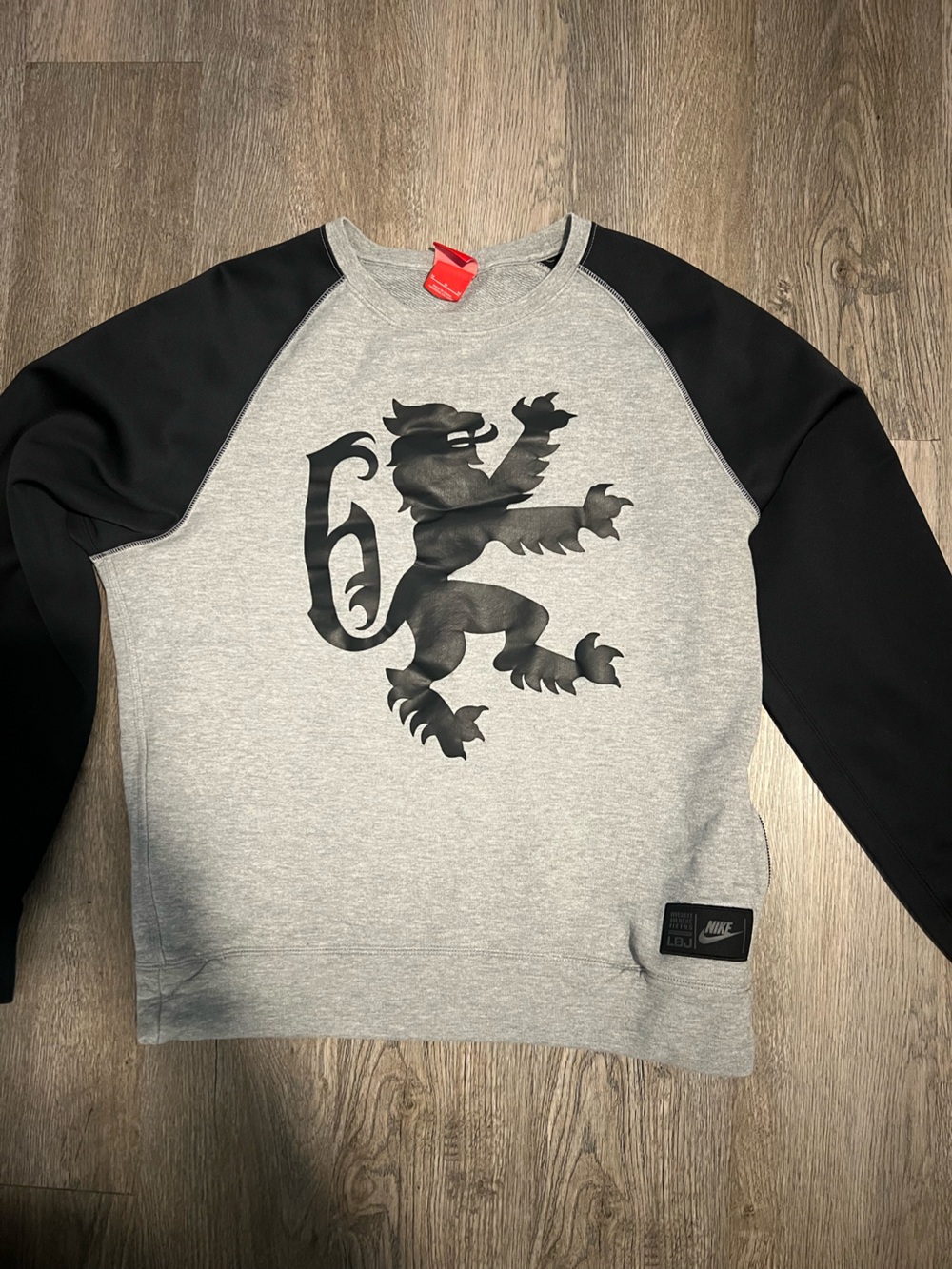 Nike LBJ Crewneck with Graphic Lion Motif
